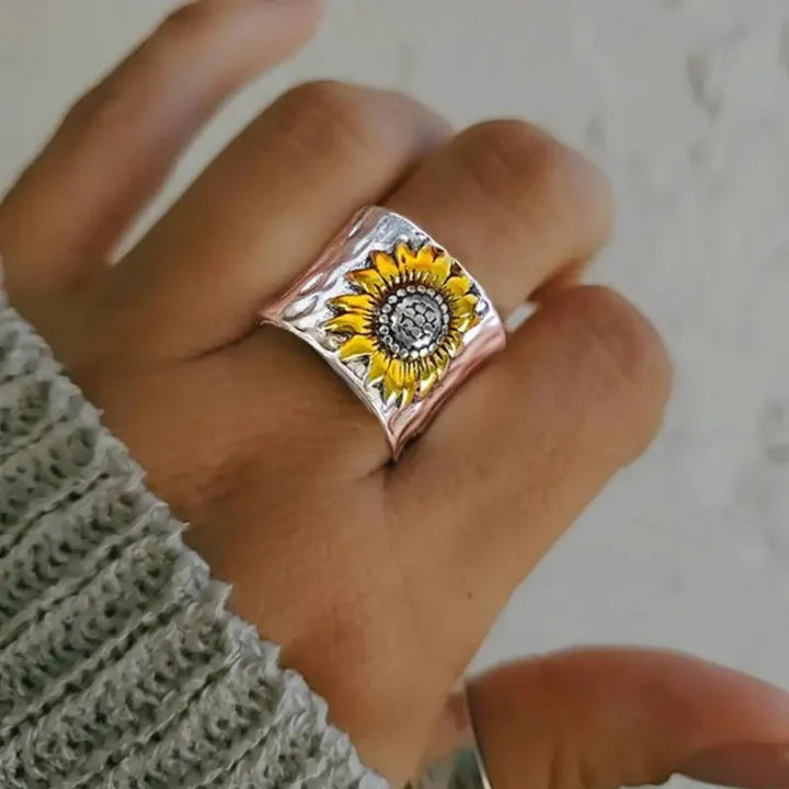 Anillo Girasol Incurstado en Plata Vintage