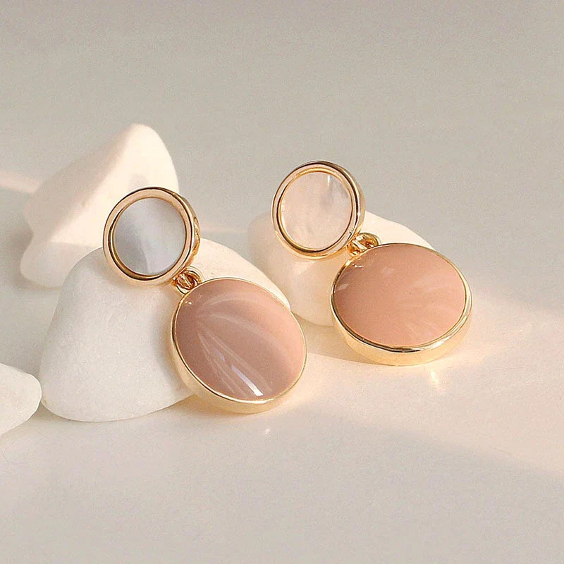 Aretes de Gota de Agua con Esmalte Rosa en Oro