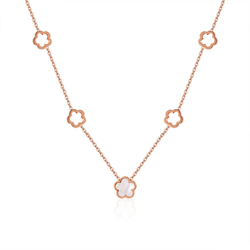 Collar de Trébol de Cinco Hojas en Oro